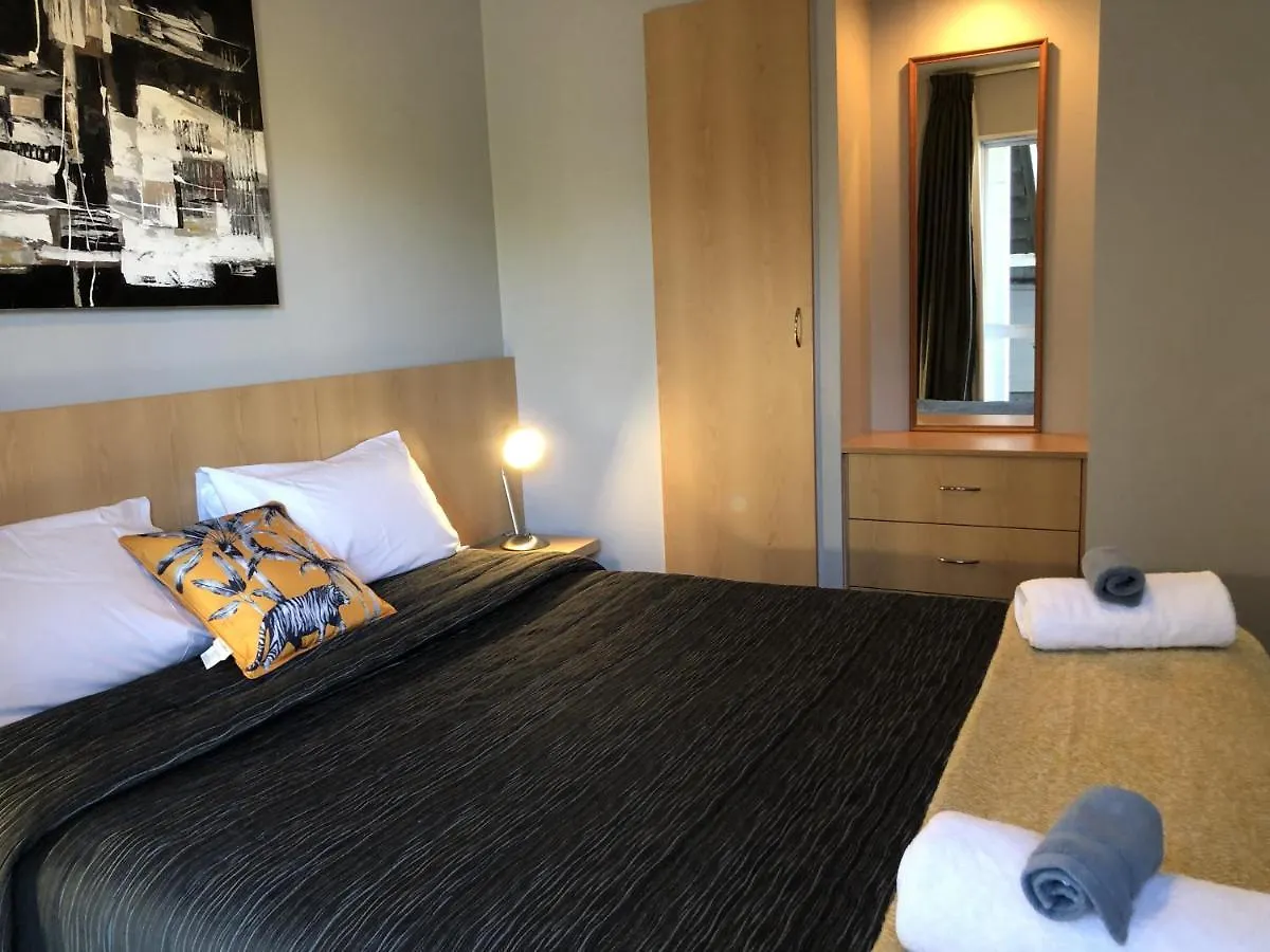 Christchurch Motel 4*,